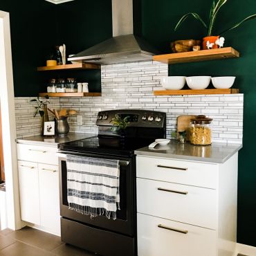 Vintage Kitchen Cabinets with Retro Design